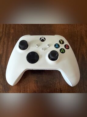 Xbox Wireless Controller - White